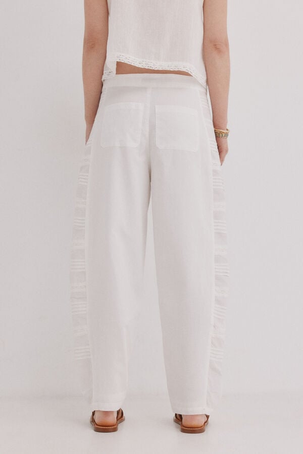 Hoss Intropia P&iacute;a. Cal&ccedil;a de cintura m&eacute;dia bordada Branco