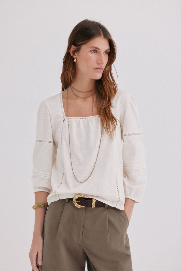 Hoss Intropia Miranda. Blusa rom&aacute;ntica Beige
