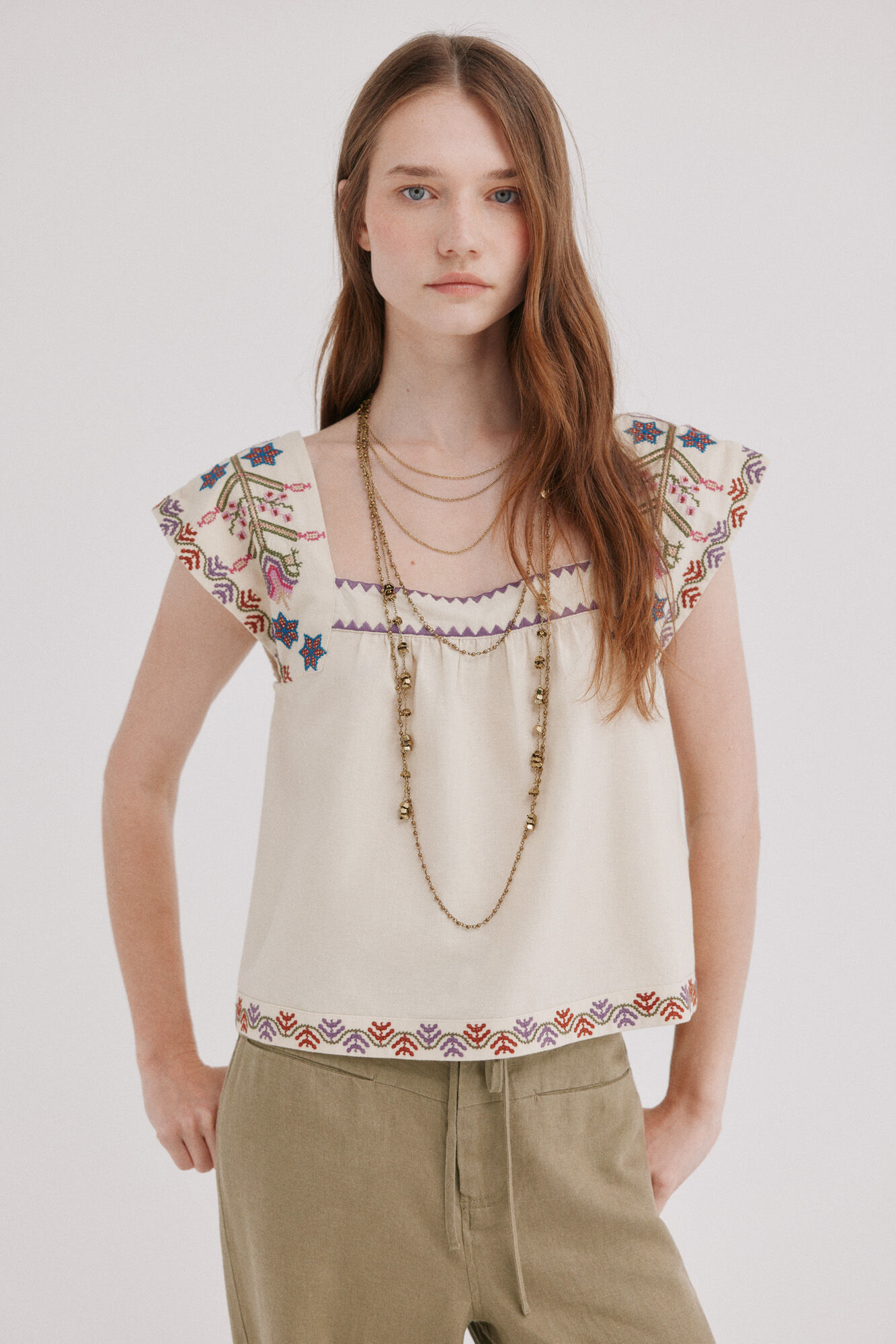 Hoss Intropia Blusa com bordados florais Cali.