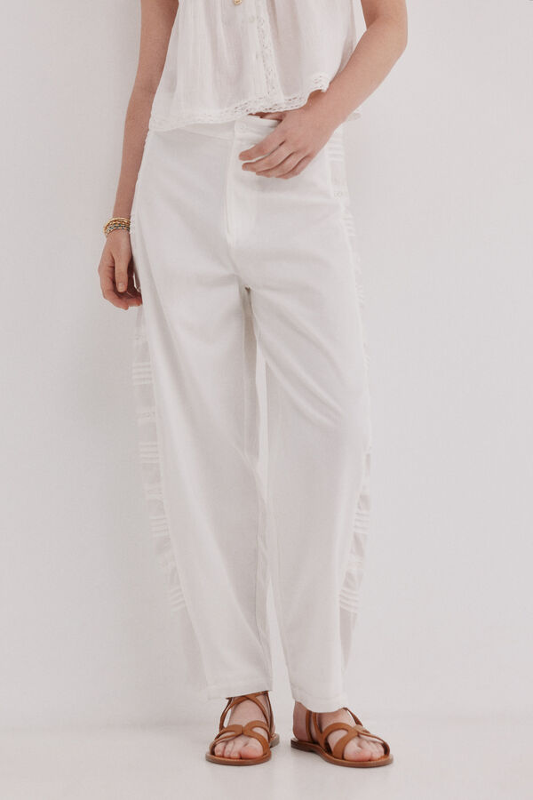 Hoss Intropia P&iacute;a. Cal&ccedil;a de cintura m&eacute;dia bordada Branco
