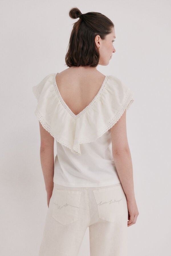 Hoss Intropia Malaika. Camiseta volante Marfil