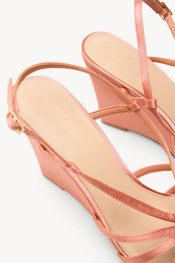 Hoss Intropia Mar&iacute;a. Sandalias de cu&ntilde;a Coral
