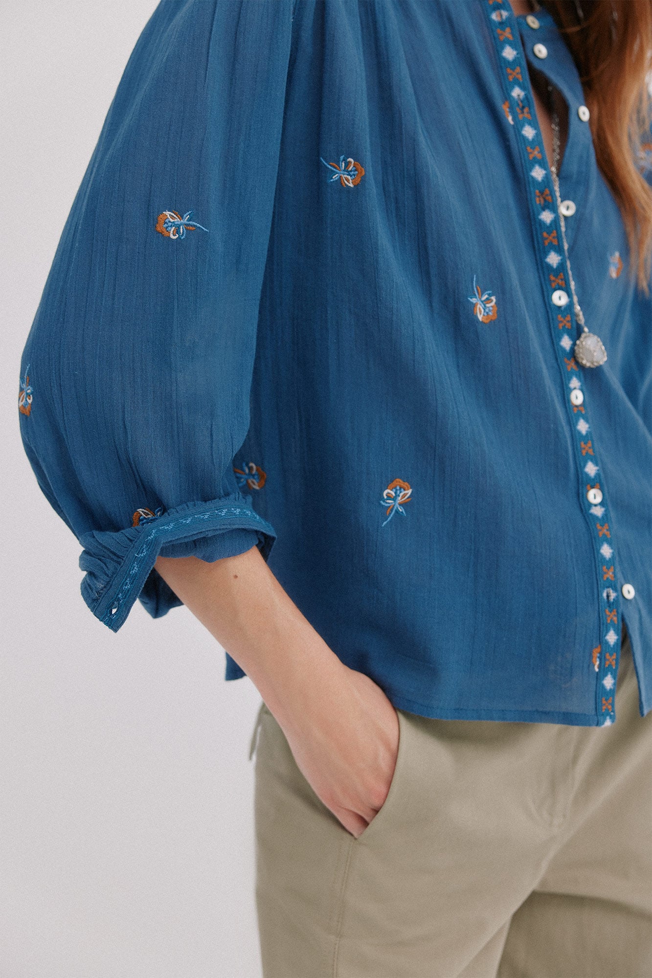 Hoss Intropia Cesca. Blusa bordada