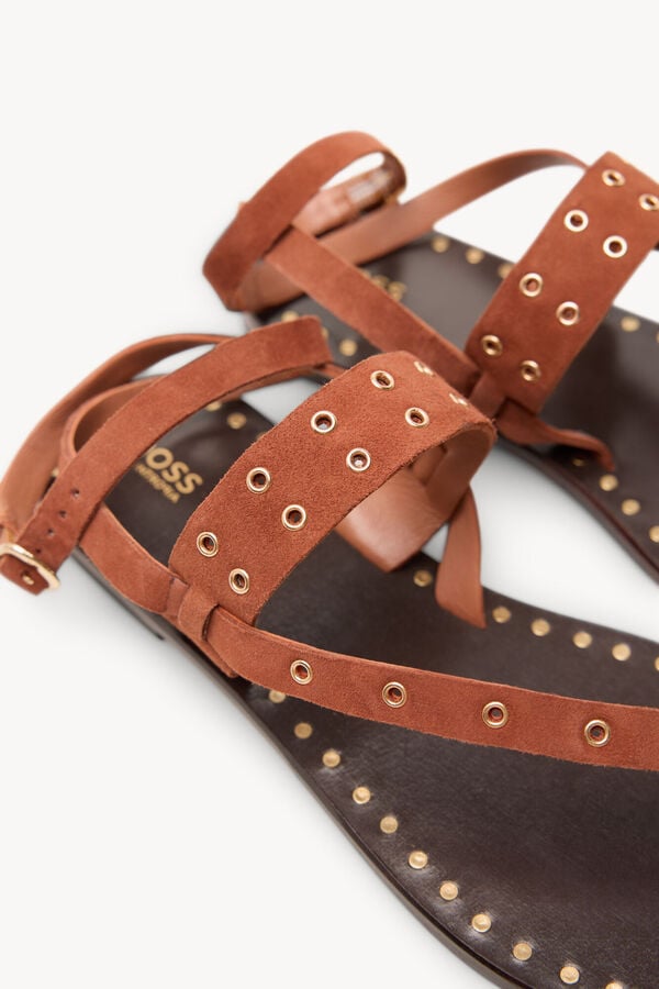 Hoss Intropia Miren. Sandalias de ante con tachas Camel