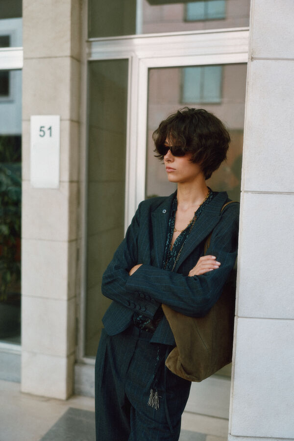 Hoss Intropia Edda. Blazer cropped Azul marino