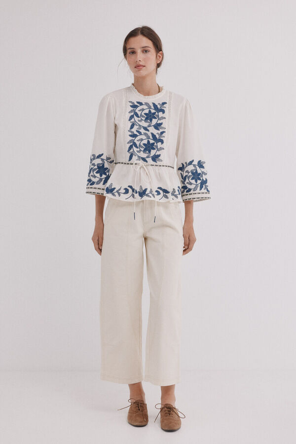 Hoss Intropia Cordelia. Blusa bordados Ecru